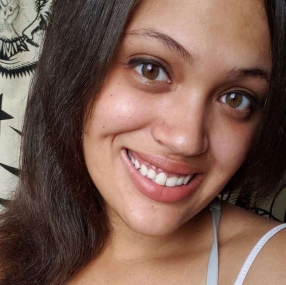 Meet the Posher Other - Meet your Posher, Alexis
